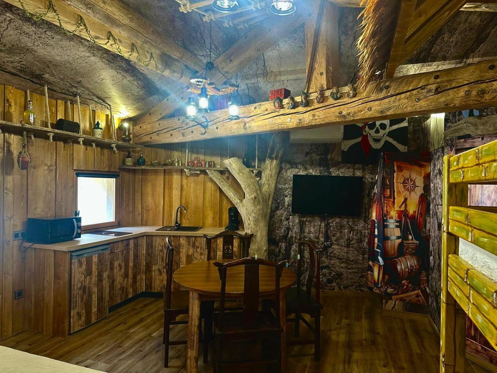 Studio Repaire Des Pirates Du Cloitre Narbona